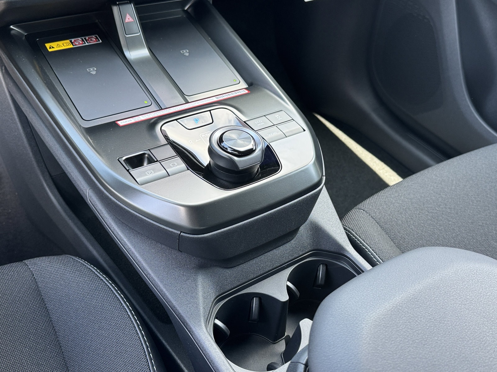 2026 Toyota C-HR SE - Photo 19