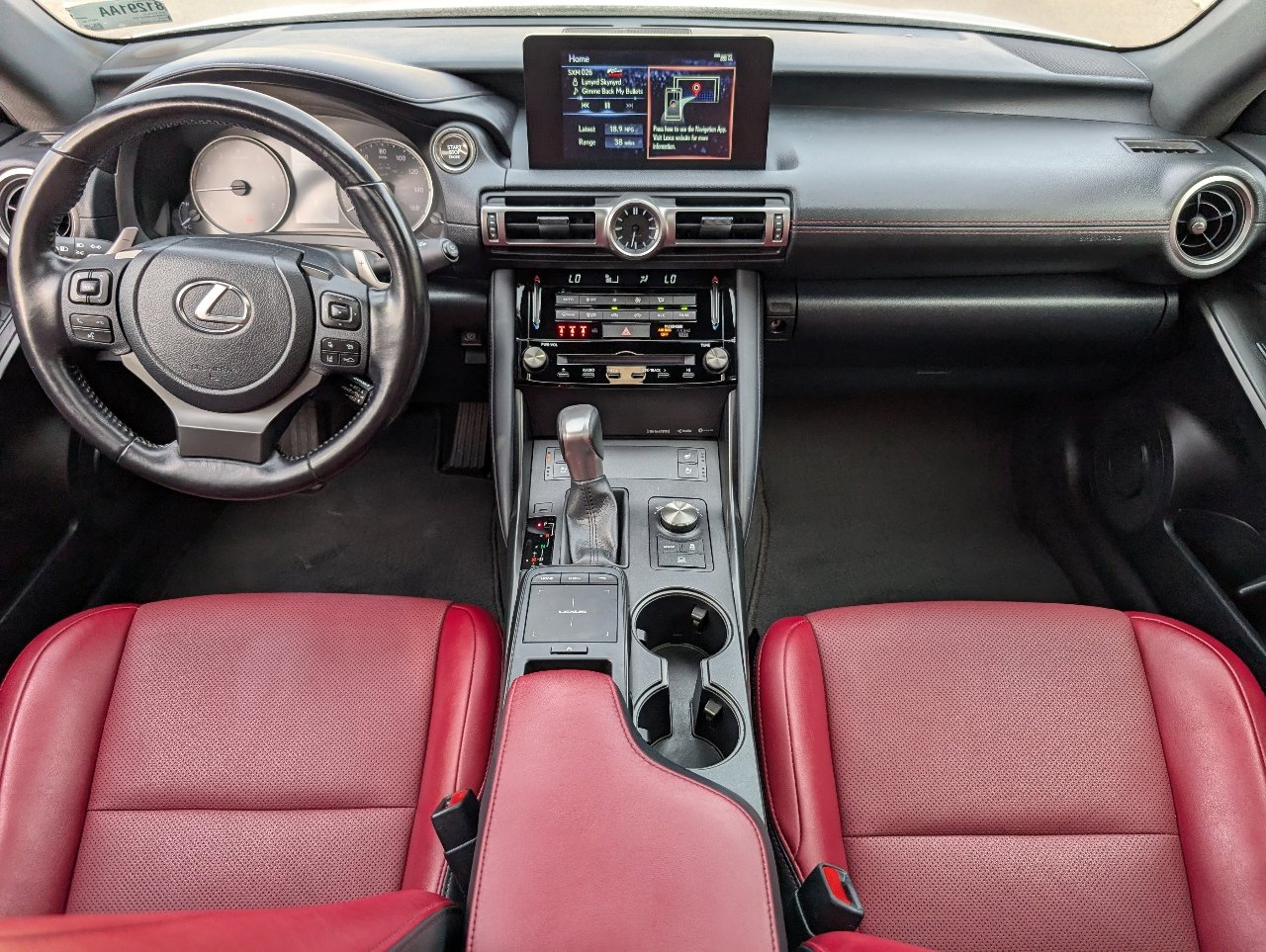 2022 Lexus IS 300 photo 4