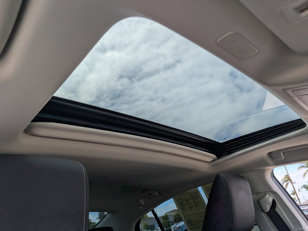 2024 Lexus ES 300h Base photo 2