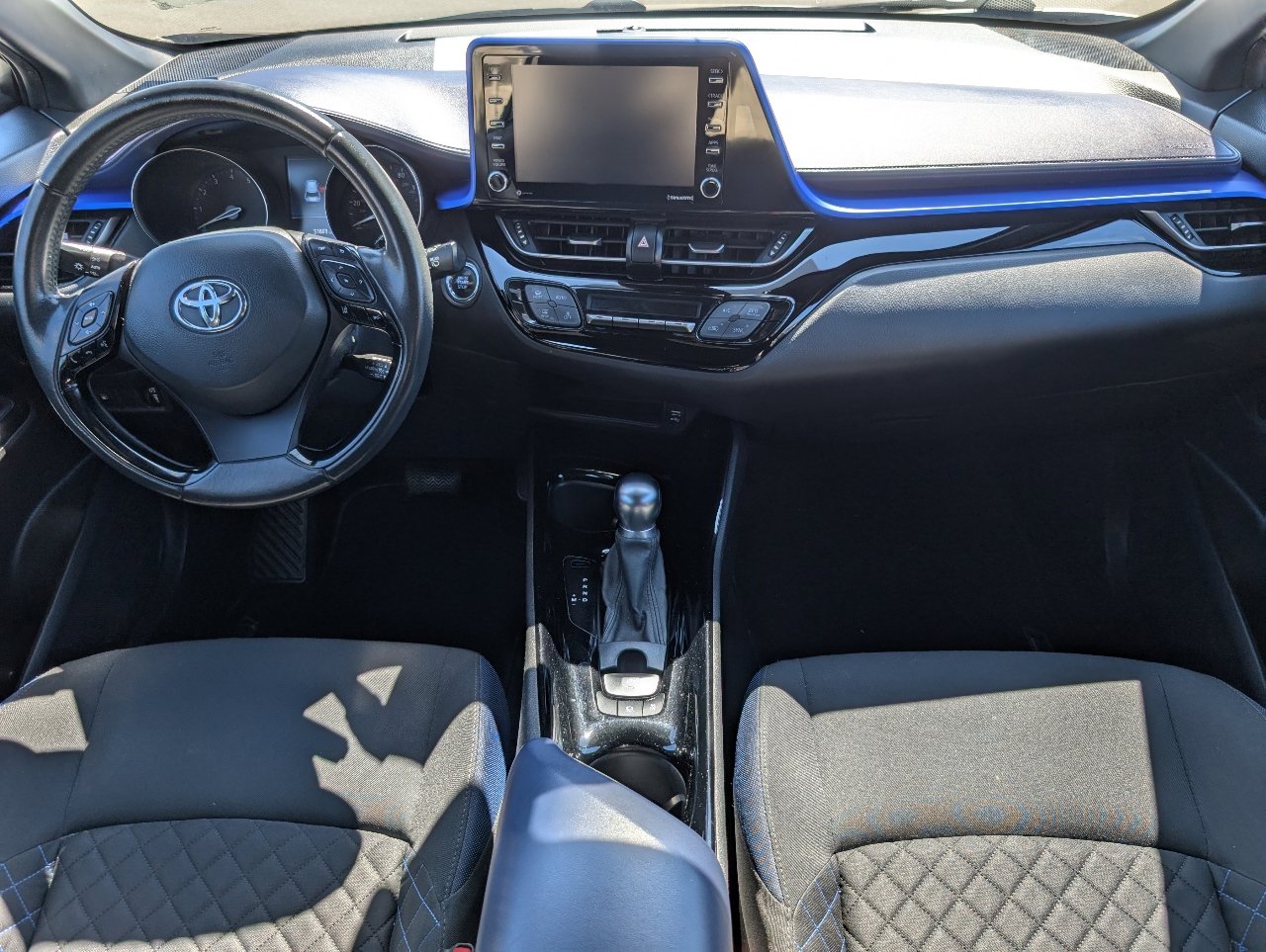 2021 Toyota C-HR LE photo 4