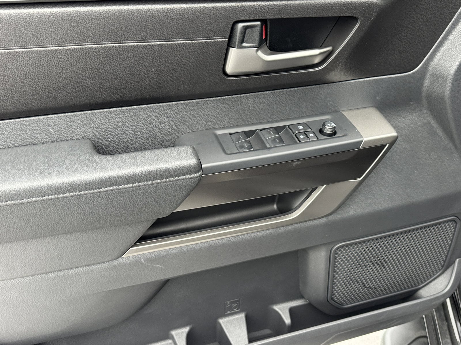 2026 Toyota Tundra SR5 - Photo 18