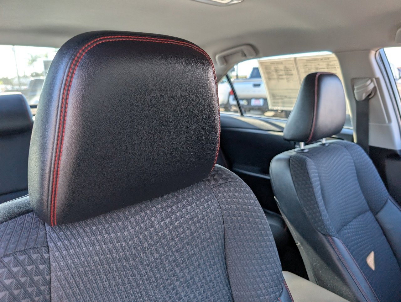 2015 Toyota Camry XLE photo 3