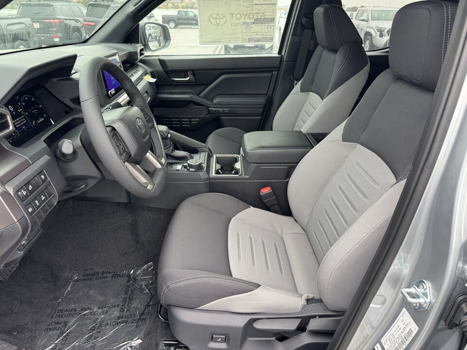 2025 Toyota Tacoma TRD Off-Road photo 2
