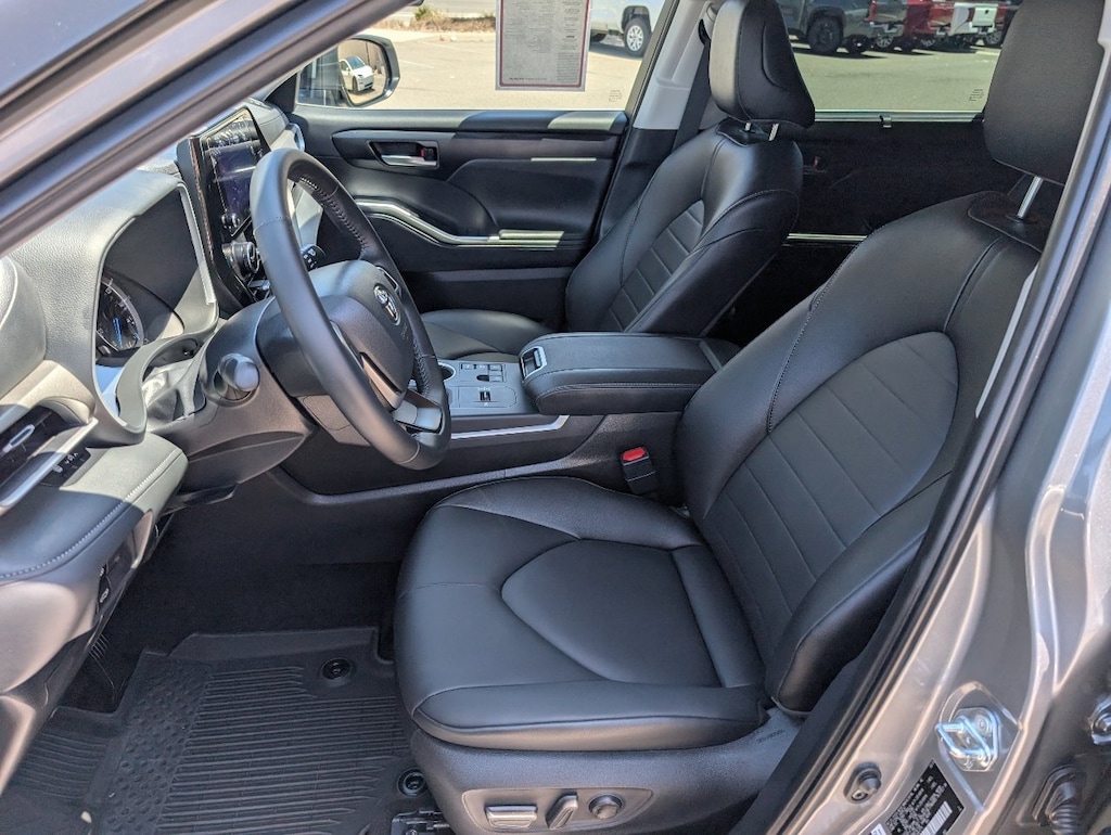 Certified 2025 Toyota Highlander Hybrid XLE SUV