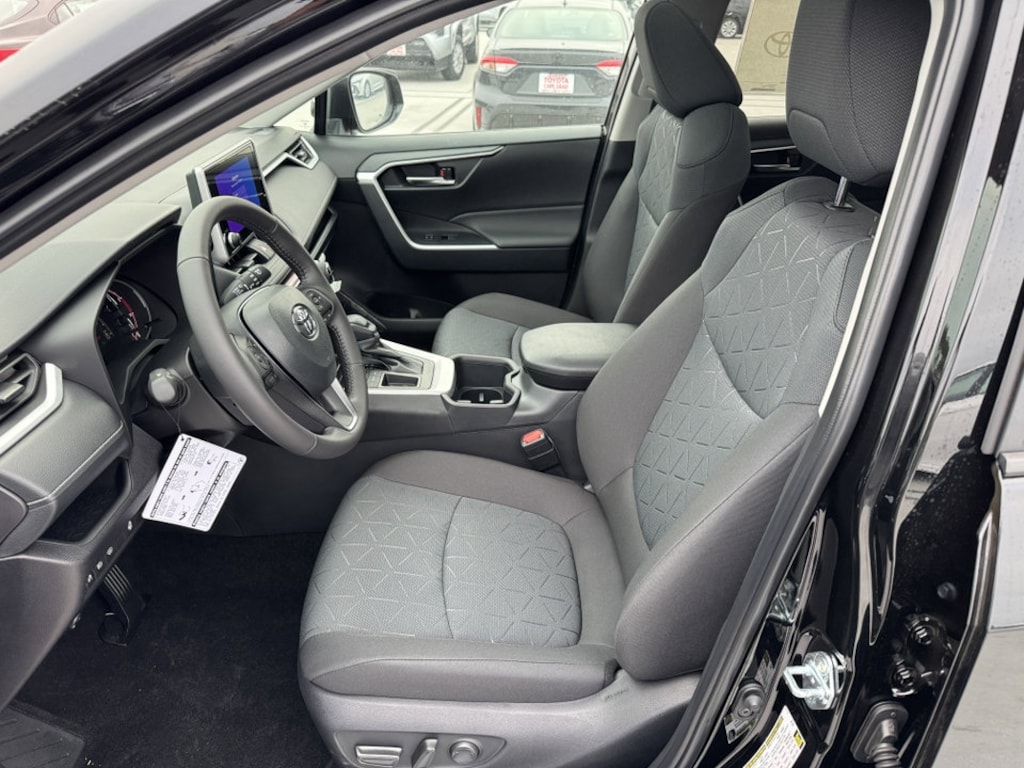 New 2025 Toyota RAV4 XLE XLE FWD SUV