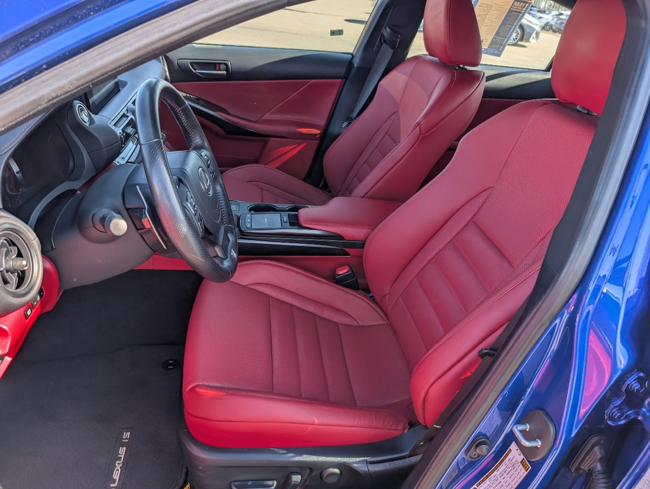 2023 Lexus IS 350 F SPORT photo 2