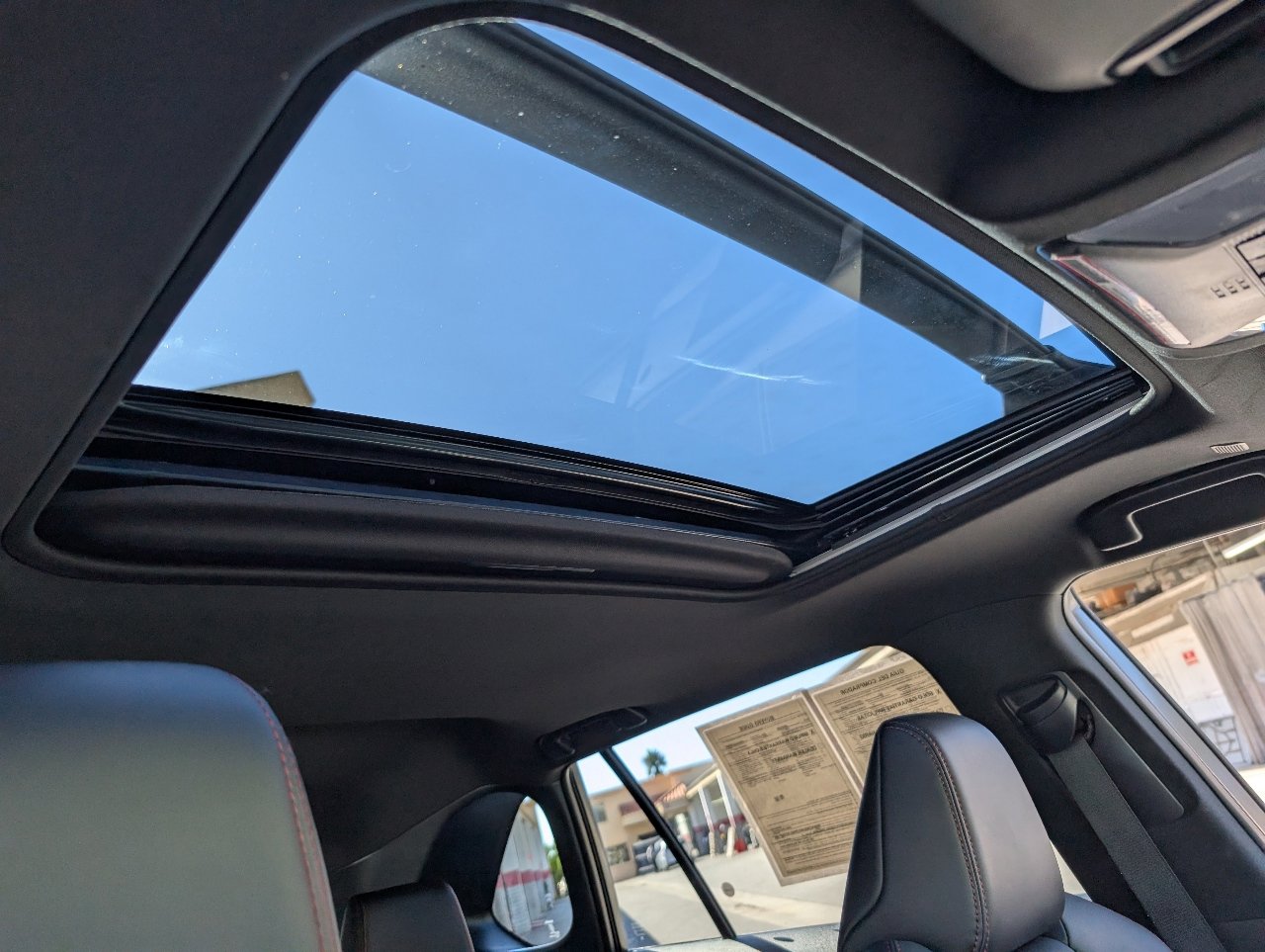 2024 Toyota RAV4 Prime XSE photo 2