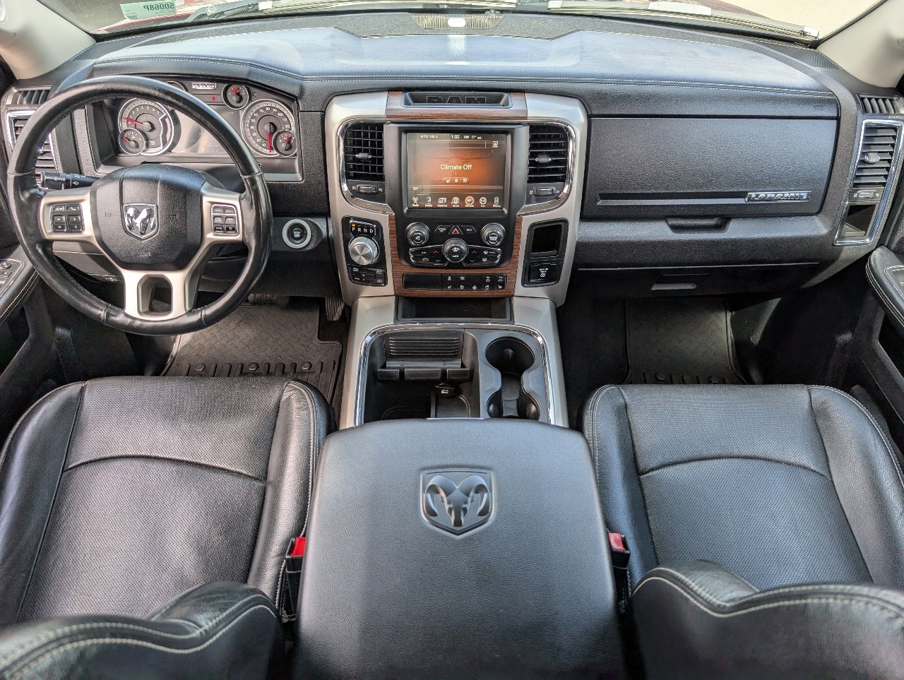 2017 Ram 1500 Laramie photo 4