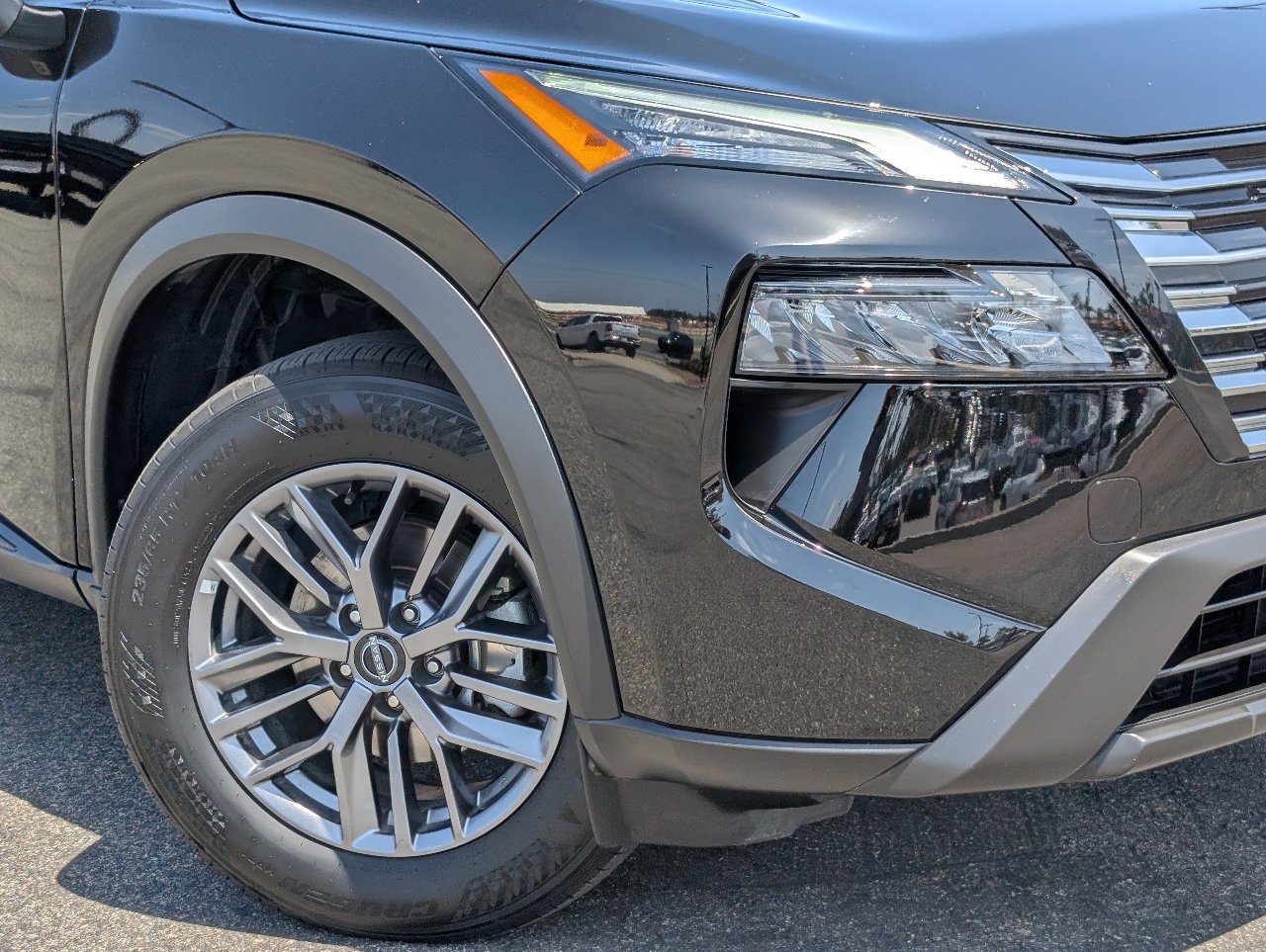 2025 Nissan Rogue S - Photo 10