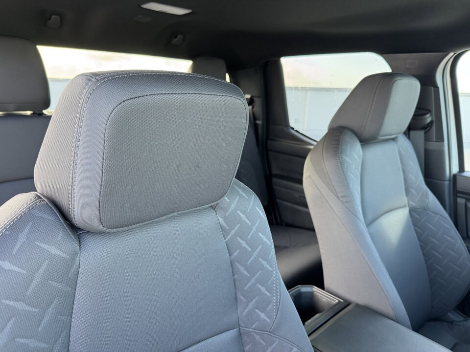 2025 Toyota Tacoma SR5 photo 3