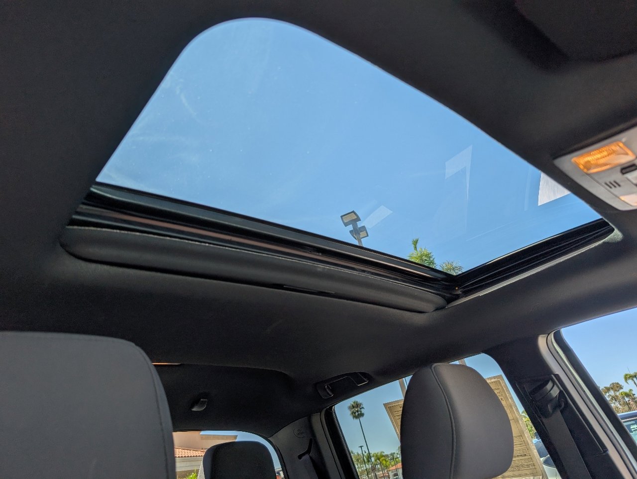 2016 Toyota Tacoma SR5 V6 photo 3