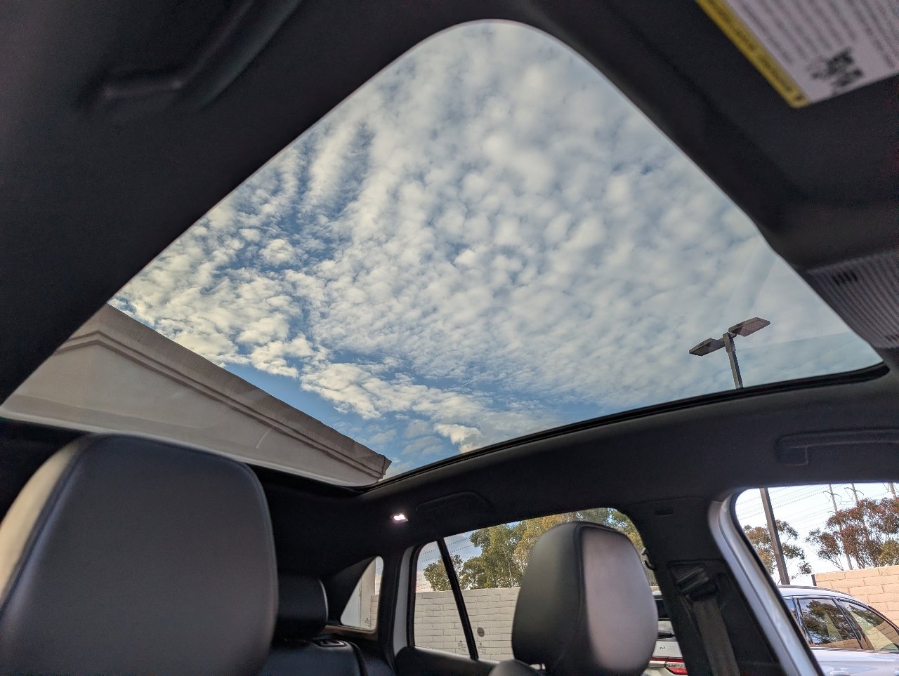 2021 Volkswagen ID.4 Pro S photo 3