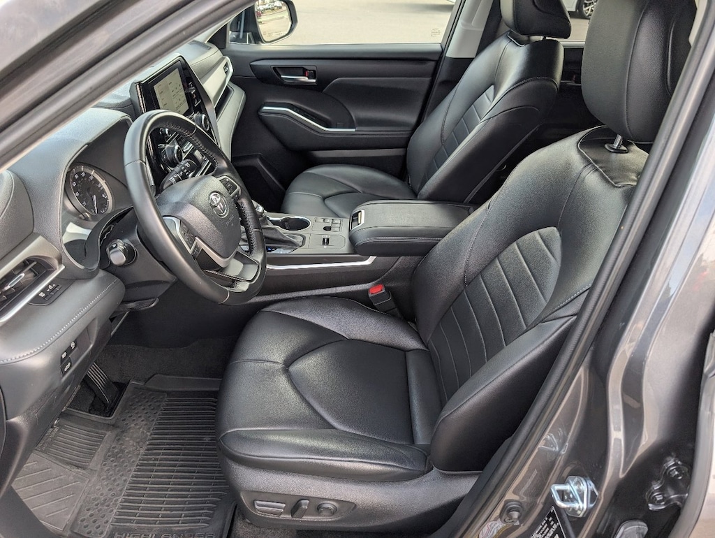 Used 2023 Toyota Highlander L SUV