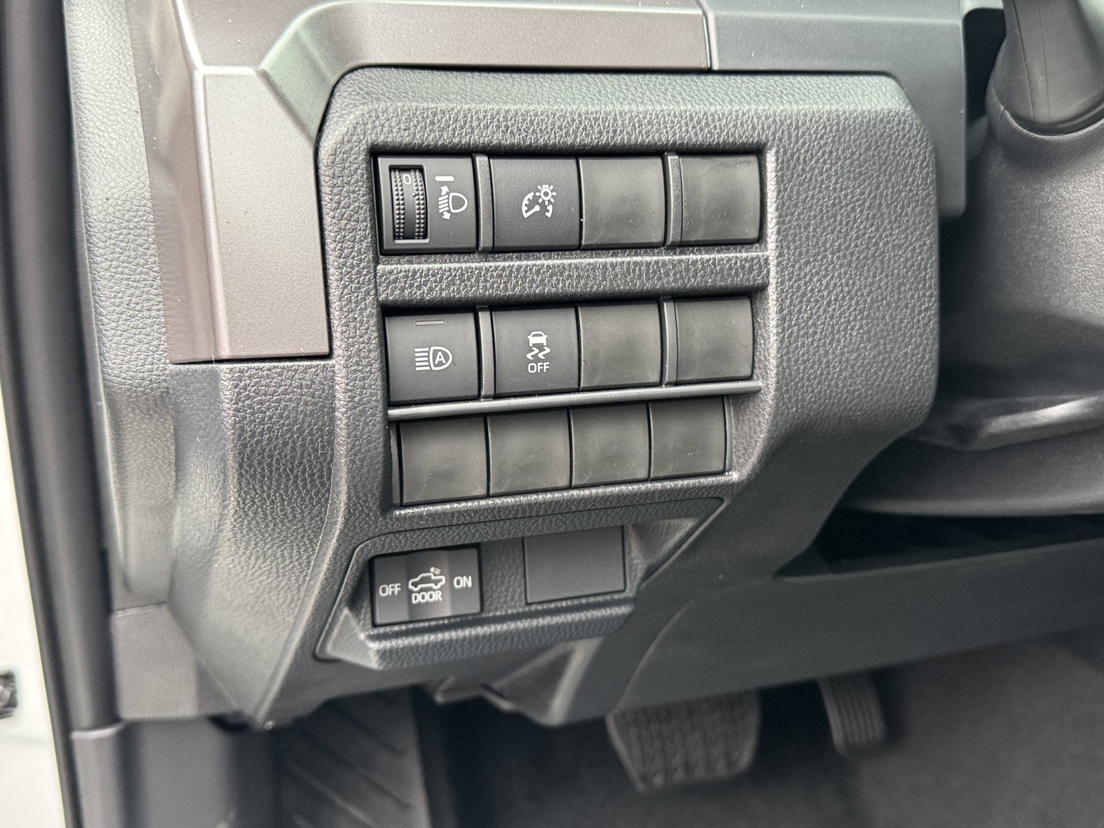 2026 Toyota Tacoma SR5 - Photo 17