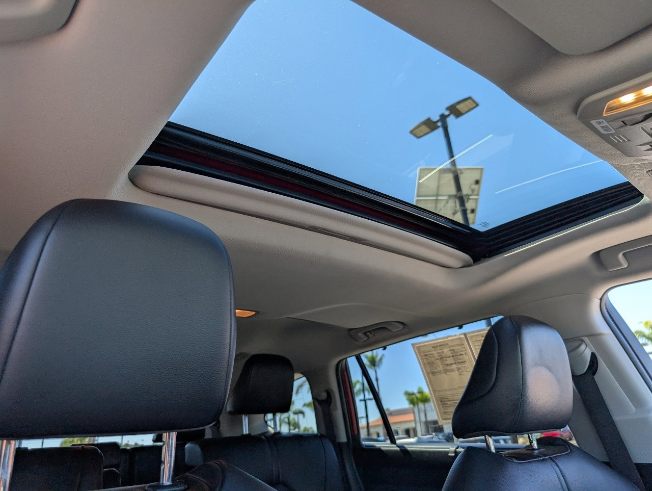 2022 Toyota Highlander XLE photo 3