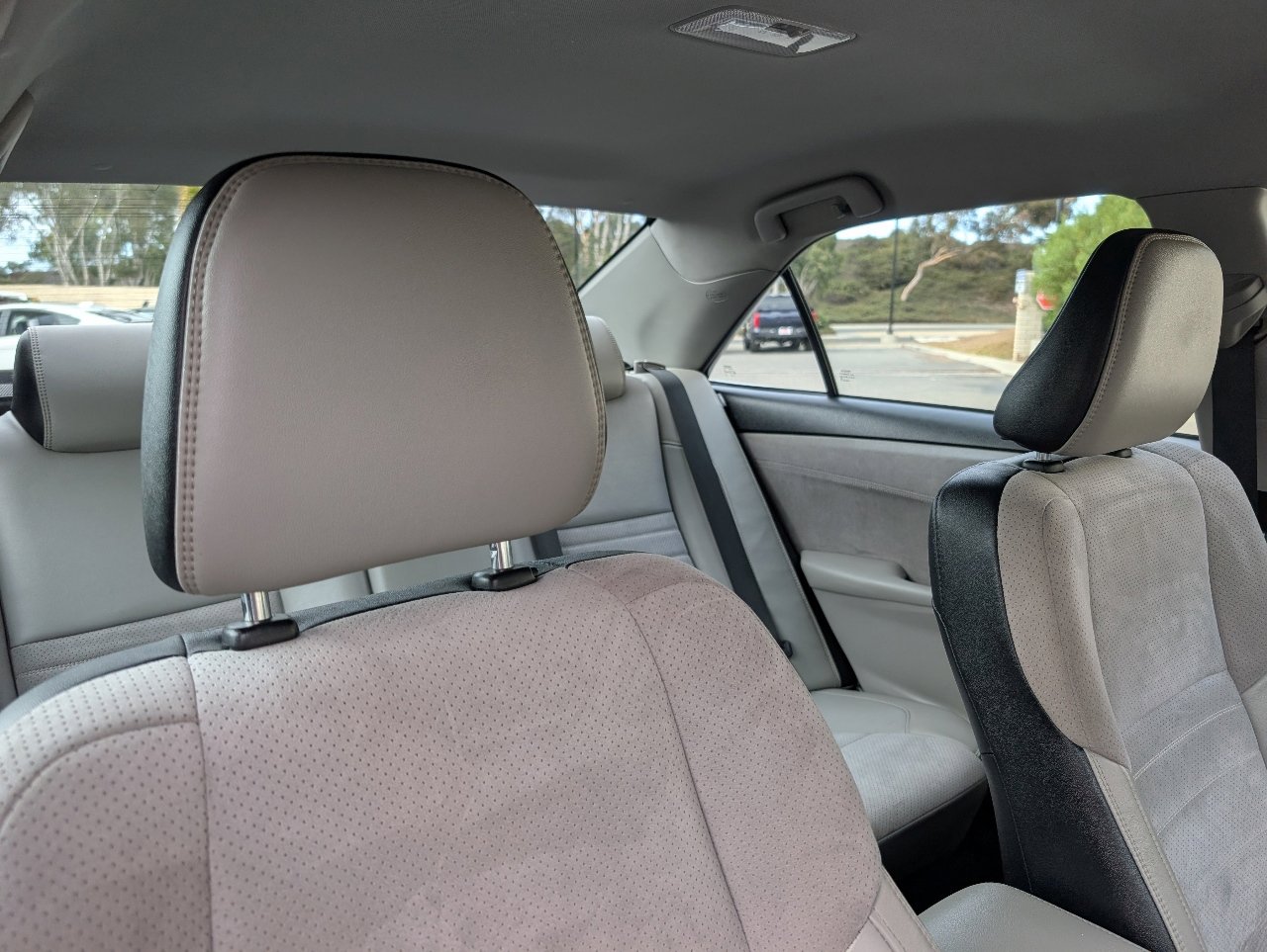 2017 Toyota Camry XSE photo 3