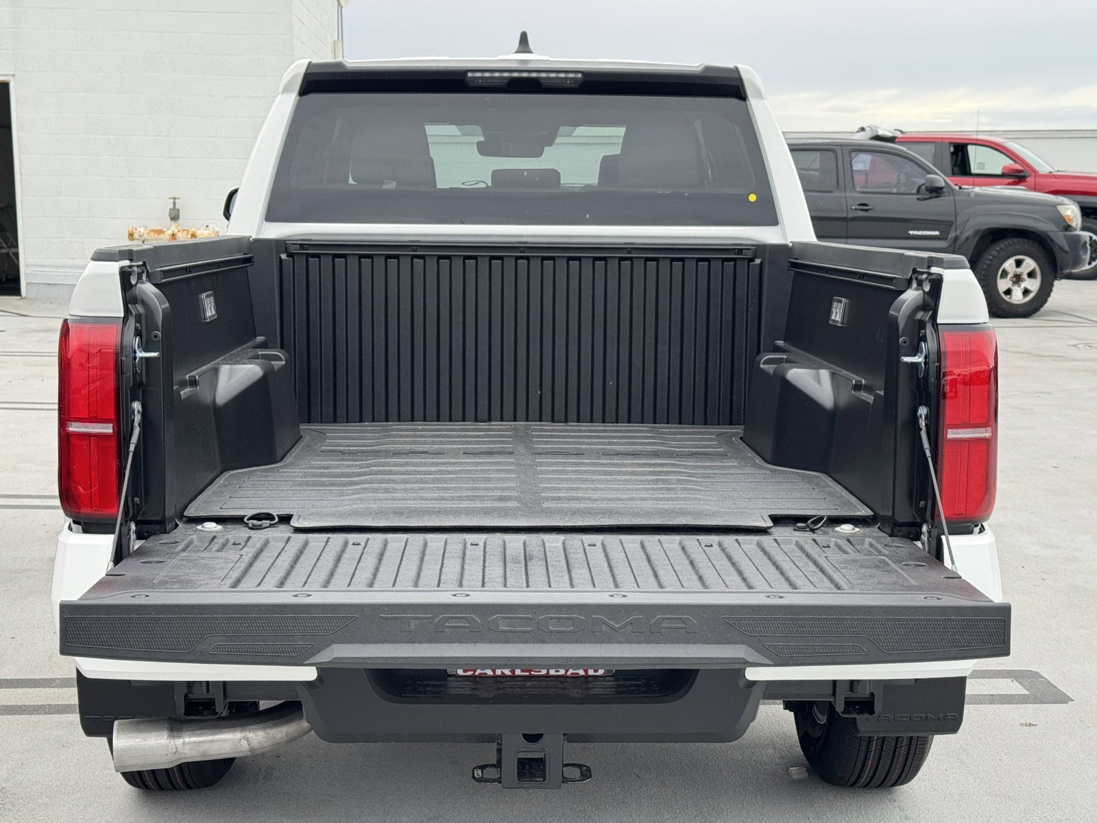 2026 Toyota Tacoma SR5 - Photo 9
