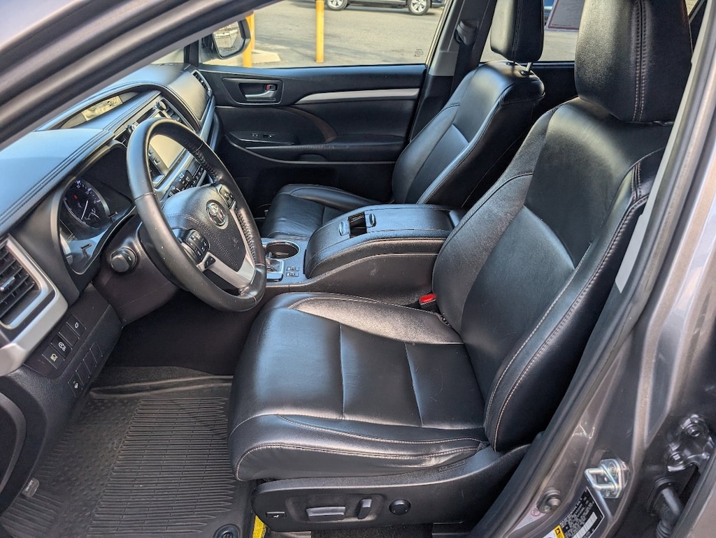 Certified 2019 Toyota Highlander SE V6 SUV