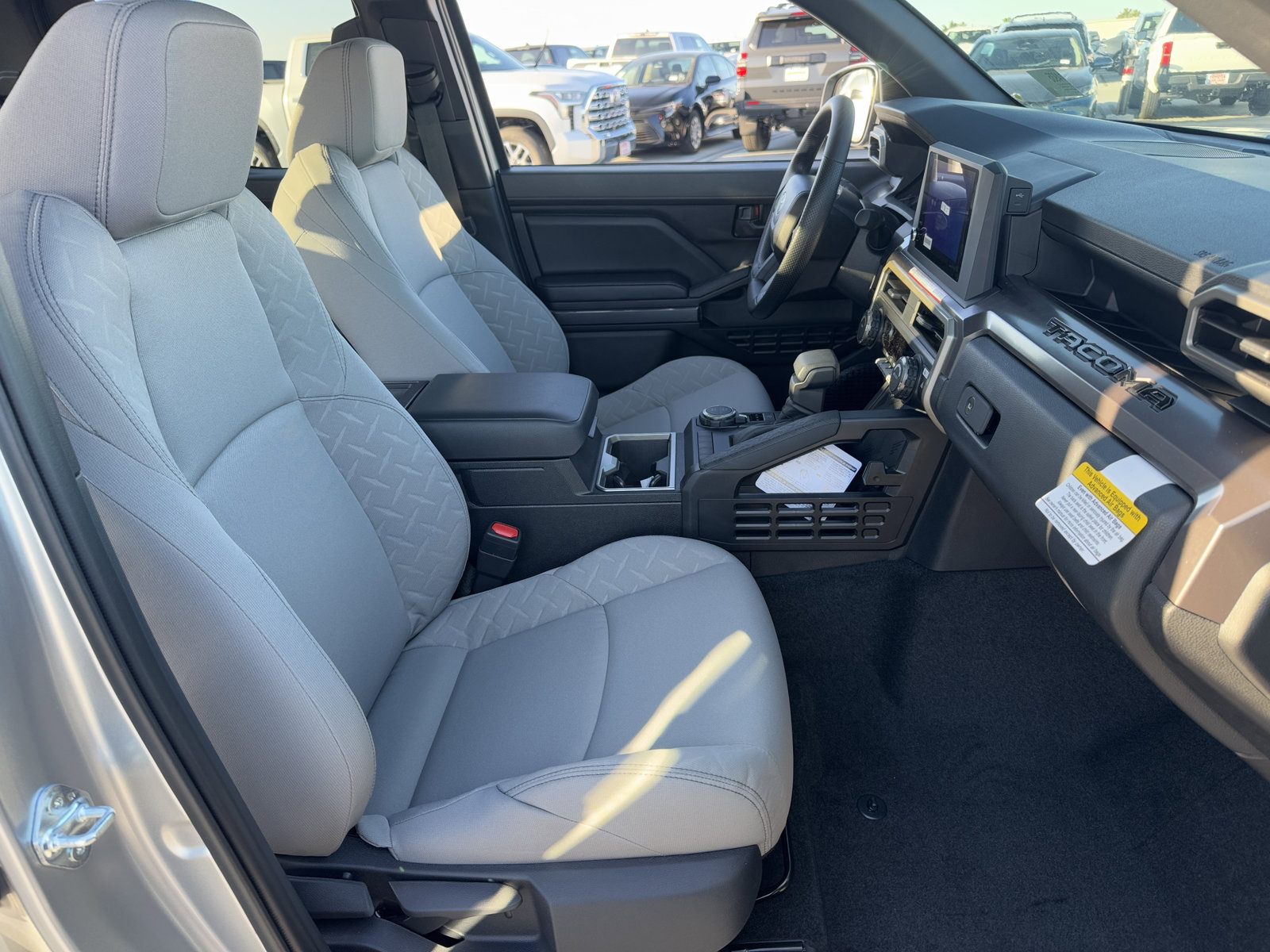 2026 Toyota Tacoma SR5 - Photo 8