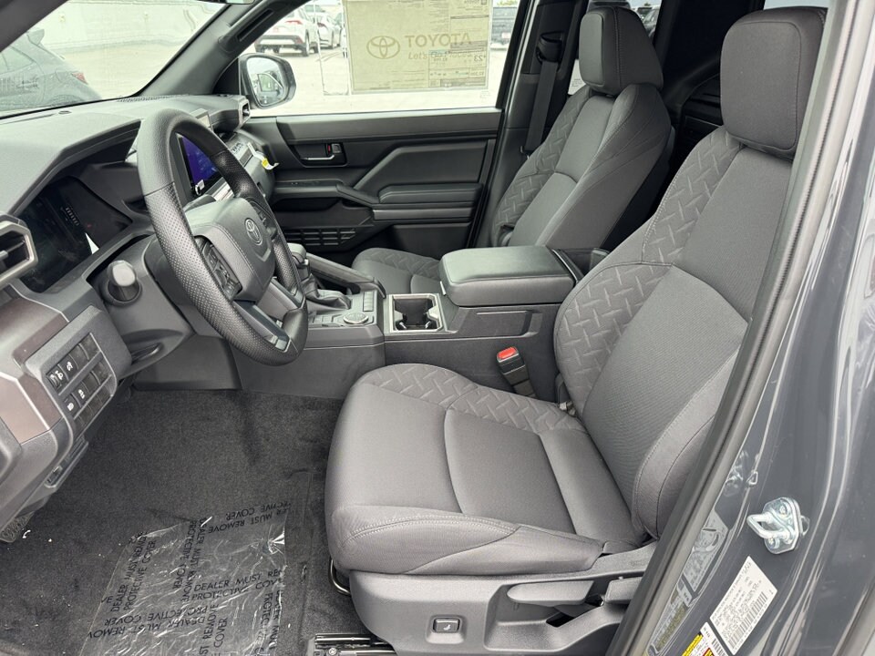 2025 Toyota Tacoma SR5 XtraCab photo 2