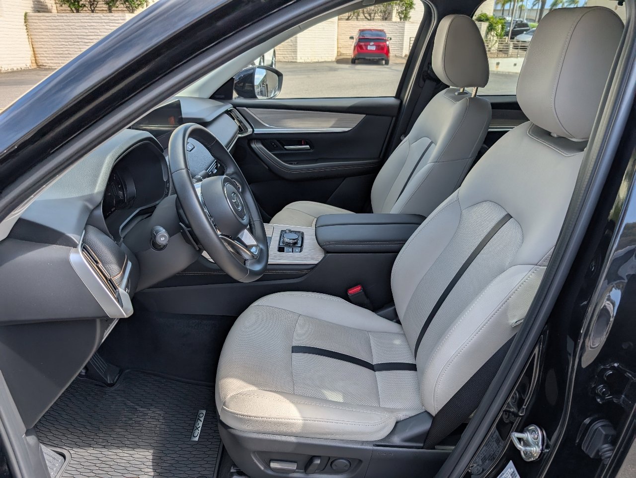 2025 Mazda CX-70 Plug-in Hybrid Premium photo 2