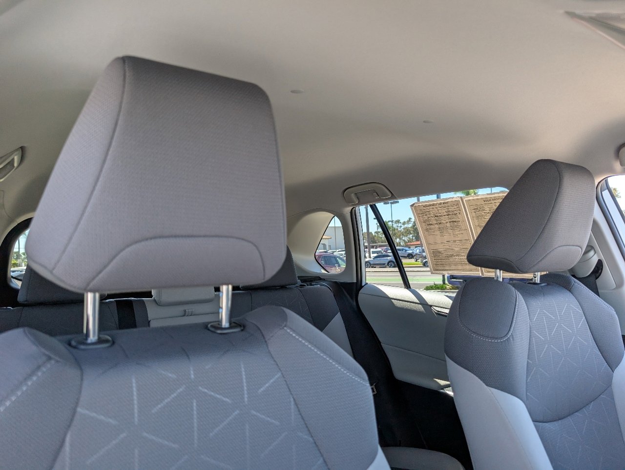 2025 Toyota RAV4 XLE photo 3