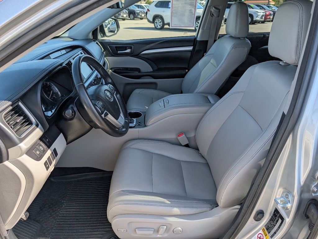 Certified 2018 Toyota Highlander SE V6 SUV