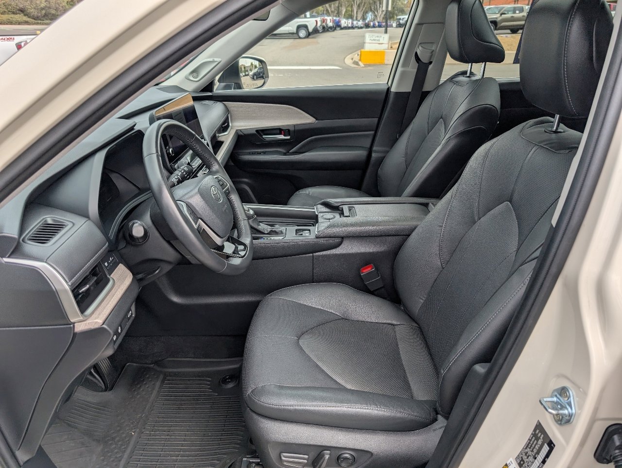 2024 Toyota Grand Highlander Limited photo 2