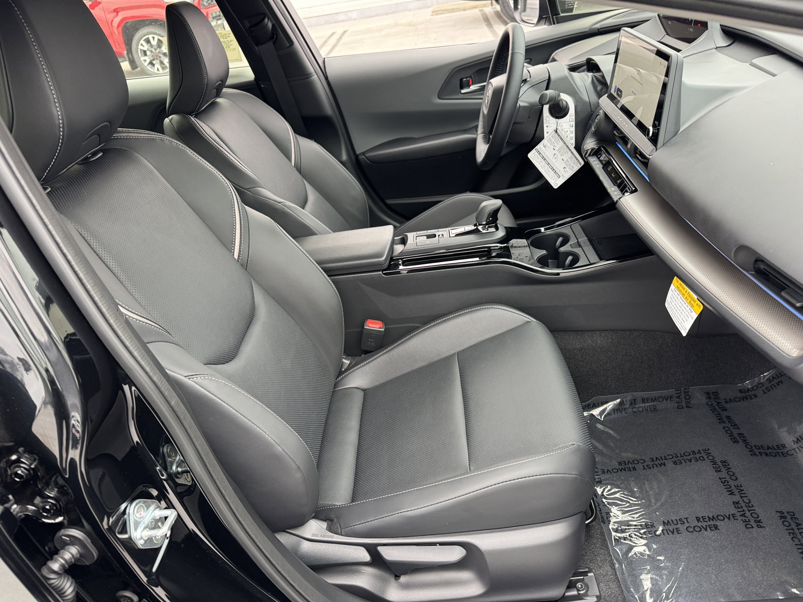 2026 Toyota Prius XLE - Photo 8