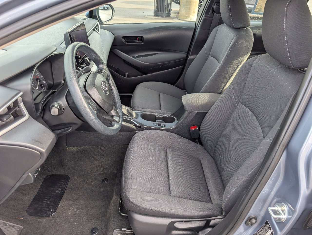 2024 Toyota Corolla LE photo 2