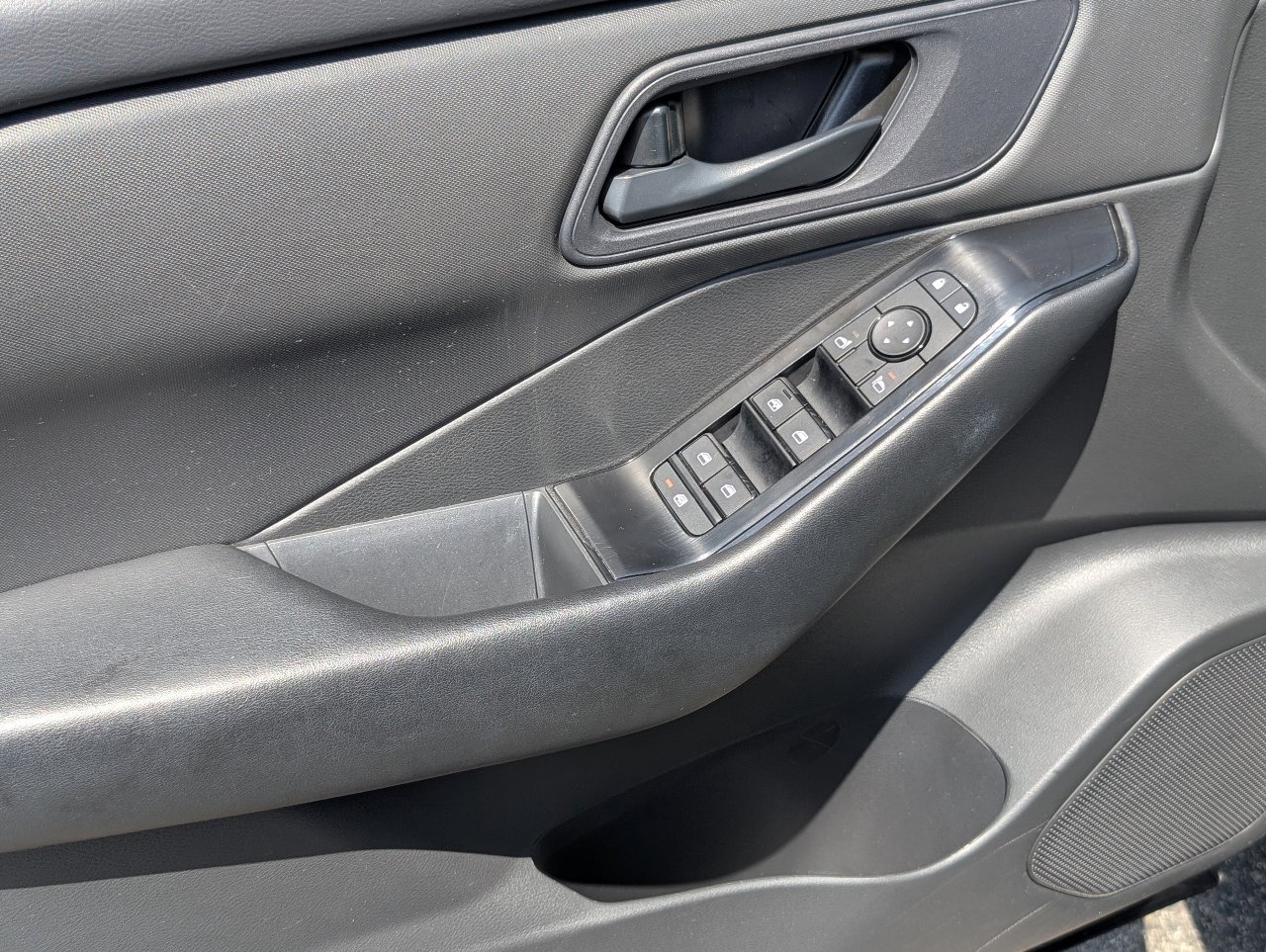 2025 Nissan Rogue S - Photo 15