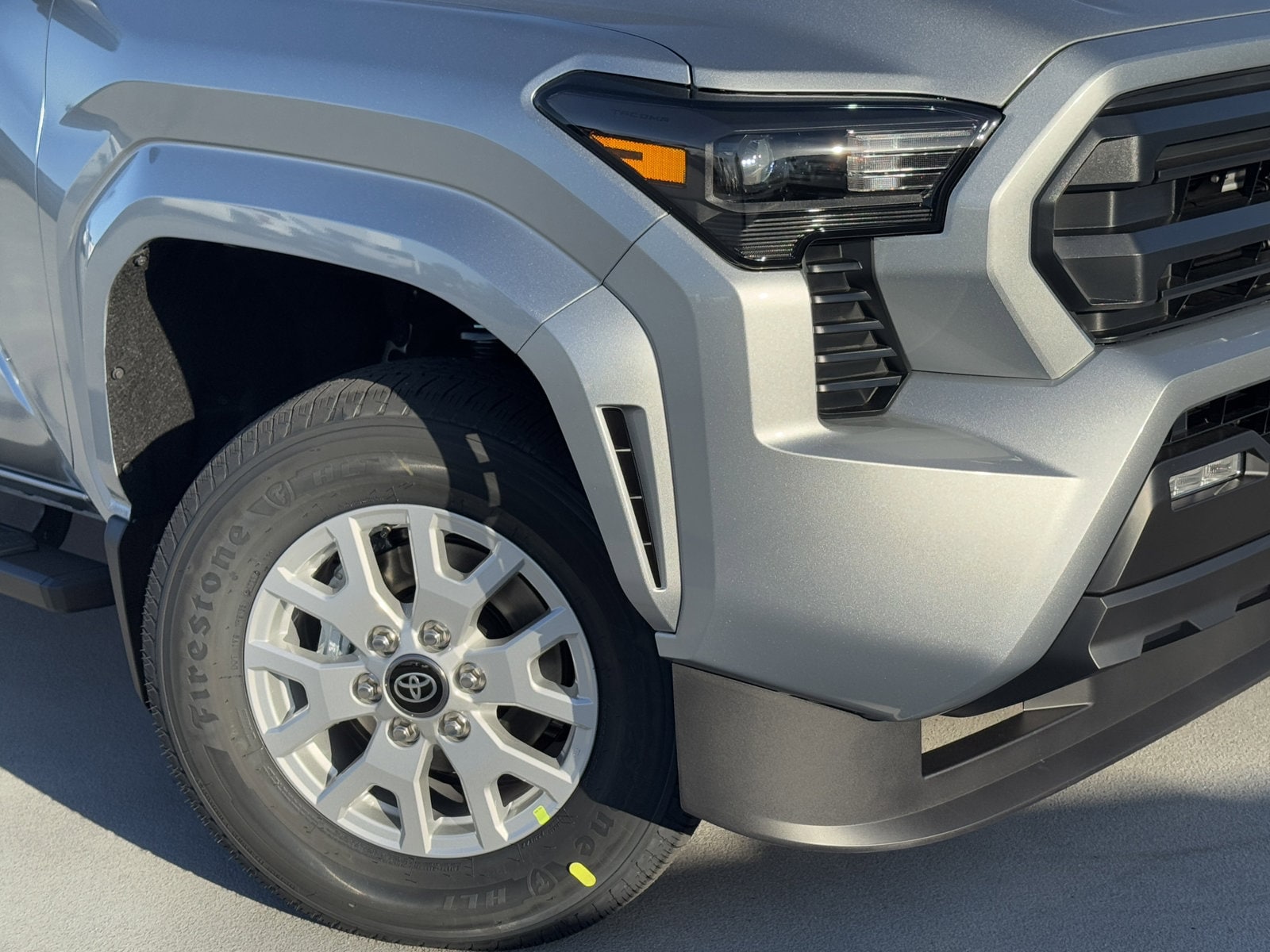 2026 Toyota Tacoma SR5 - Photo 10