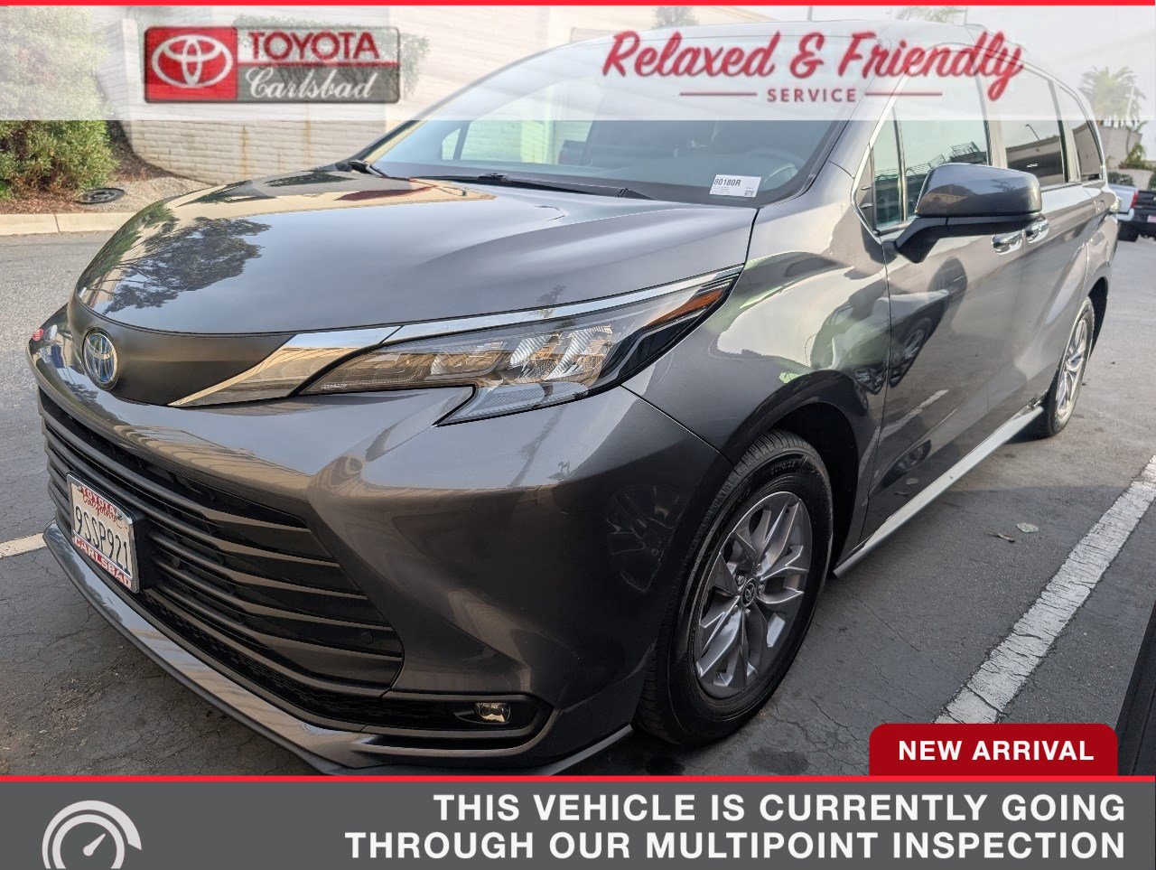 2025 Toyota Sienna XLE's photo