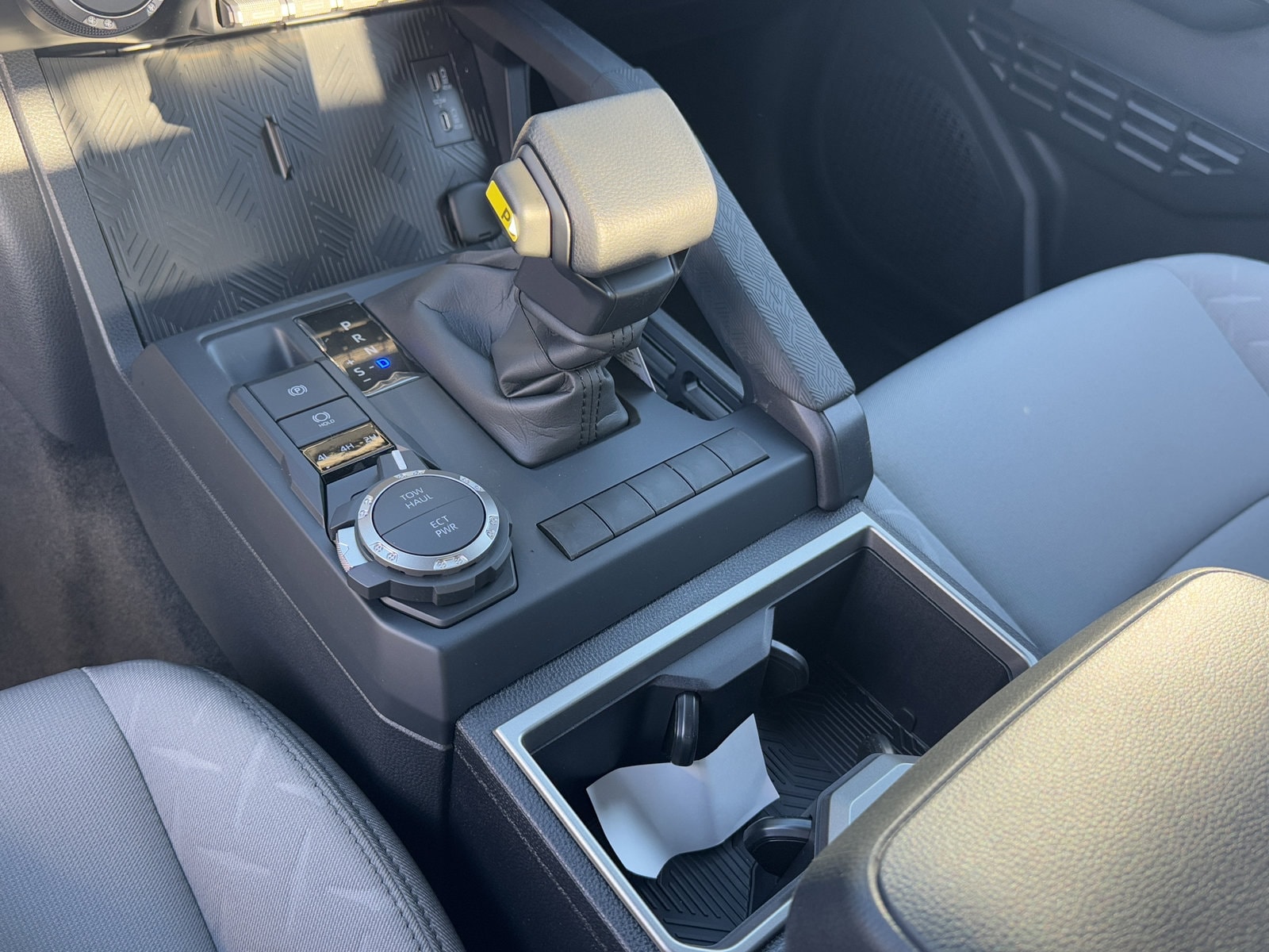 2026 Toyota Tacoma SR5 - Photo 18