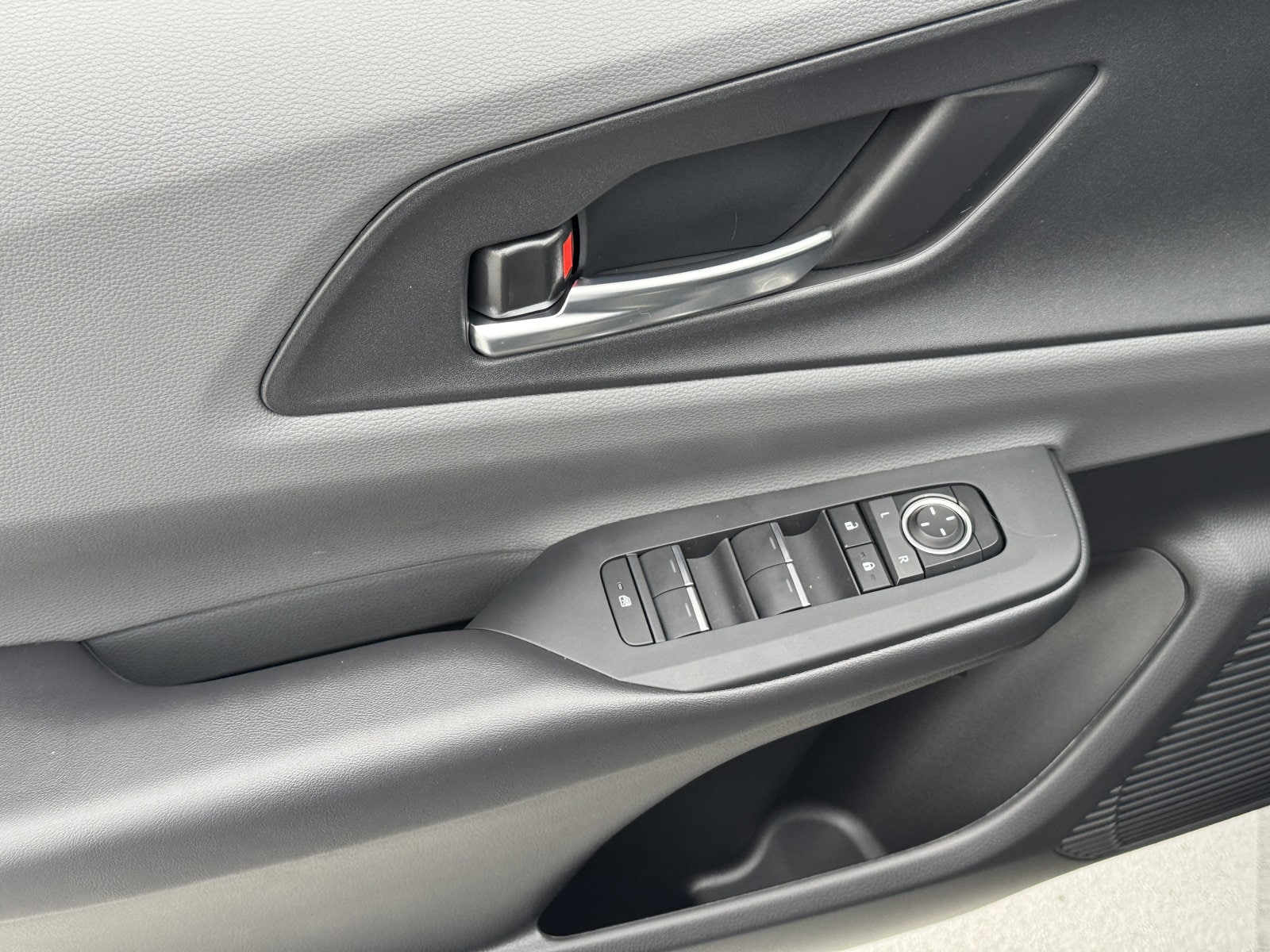 2026 Toyota Prius XLE - Photo 18