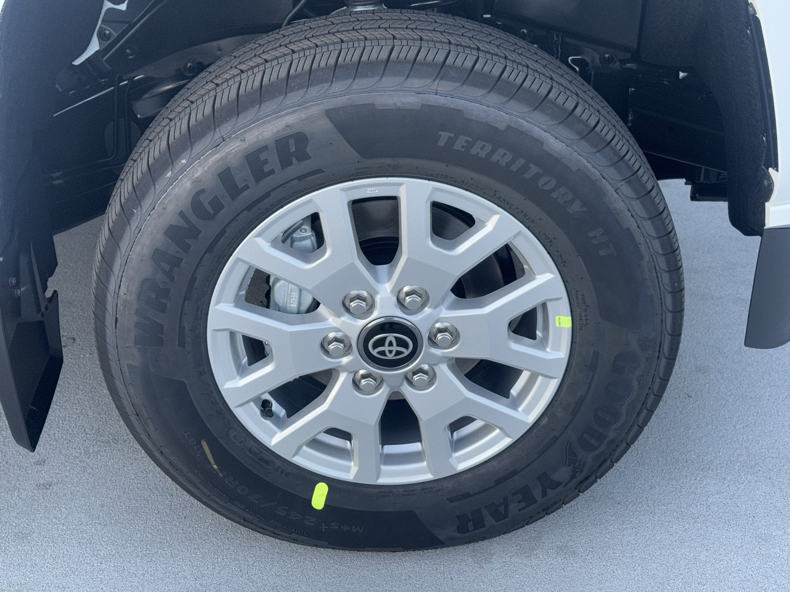 2026 Toyota Tacoma SR5 - Photo 15