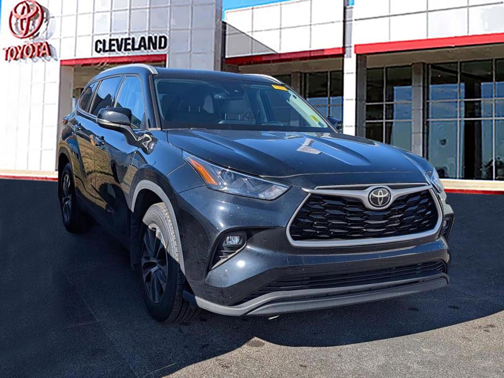 Used 2022 Toyota Highlander XLE SUV
