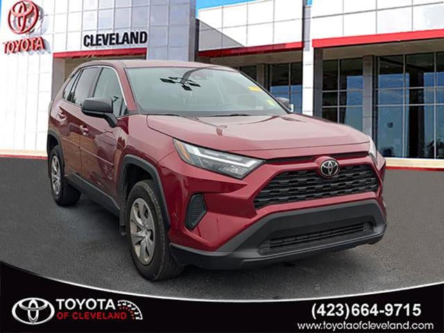 2024 Toyota RAV4 LE's photo