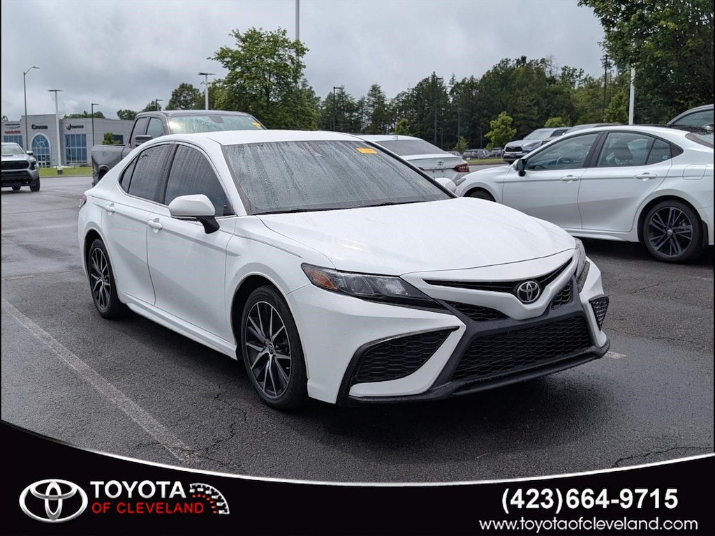 Used 2022 Toyota Camry SE Sedan