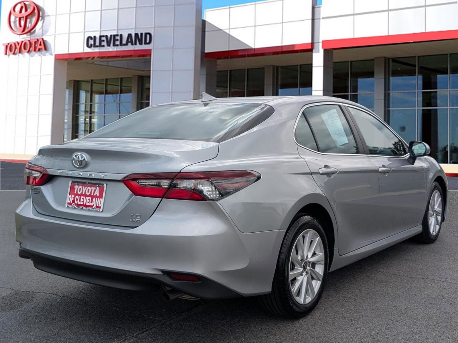 2023 Toyota Camry LE - Photo 7