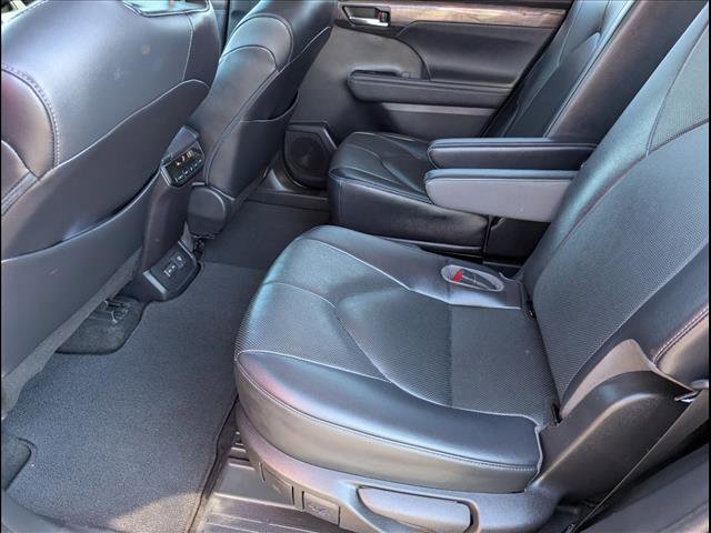 2023 Toyota Highlander Limited - Photo 11