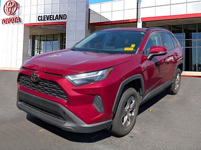 2023 Toyota RAV4 XLE photo 3