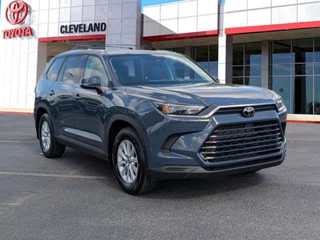 Used 2024 Toyota Grand Highlander XLE with VIN 5TDAAAB59RS051460 for sale in Cleveland, TN