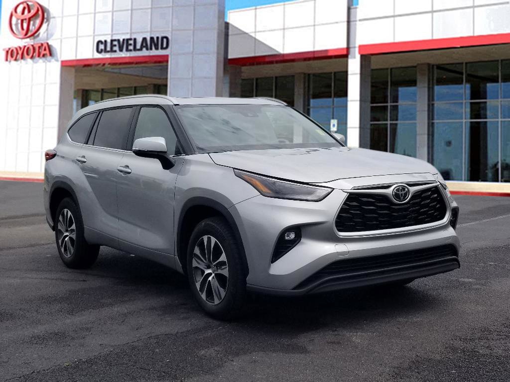 Used 2023 Toyota Highlander XLE with VIN 5TDKDRAH9PS045533 for sale in Cleveland, TN