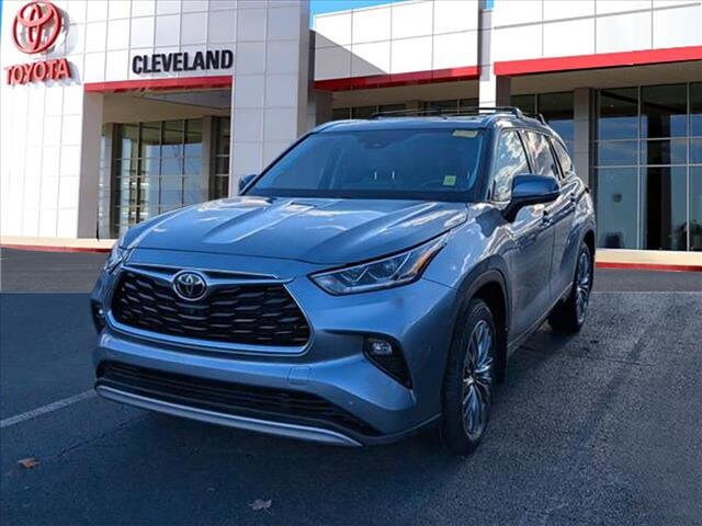 2021 Toyota Highlander Platinum photo 2