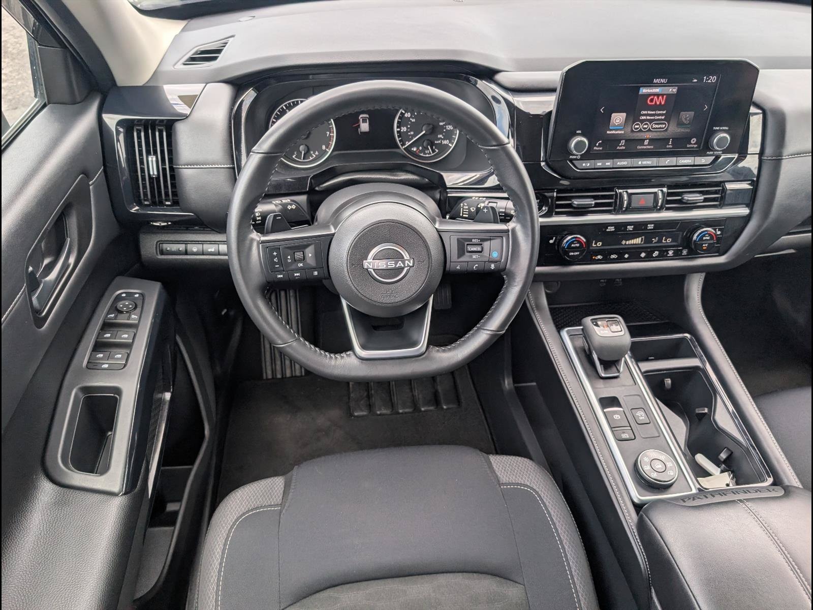 2025 Nissan Pathfinder SV - Photo 8