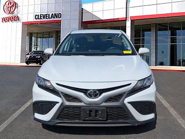 2023 Toyota Camry SE photo 3