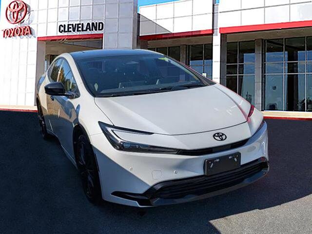 2025 Toyota Prius photo 2