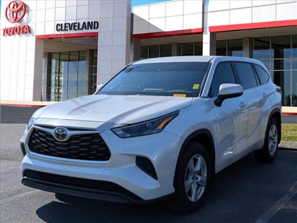 Used 2023 Toyota Highlander L SUV