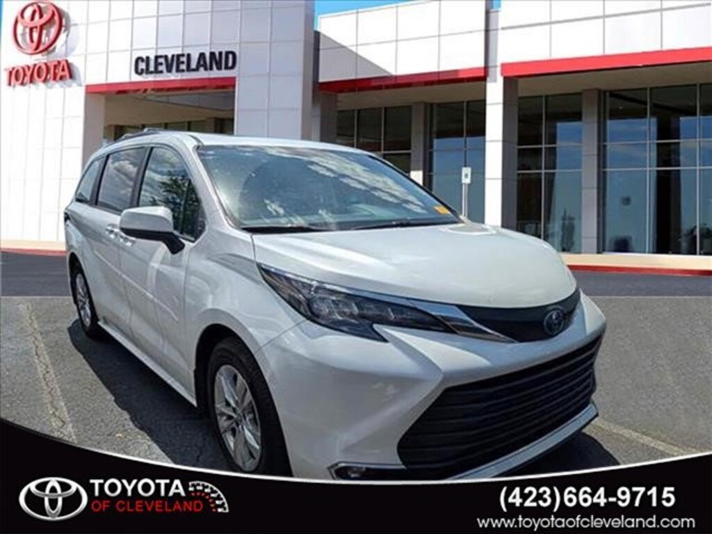 Used 2024 Toyota Sienna XLE 7 Passenger Van Passenger Van